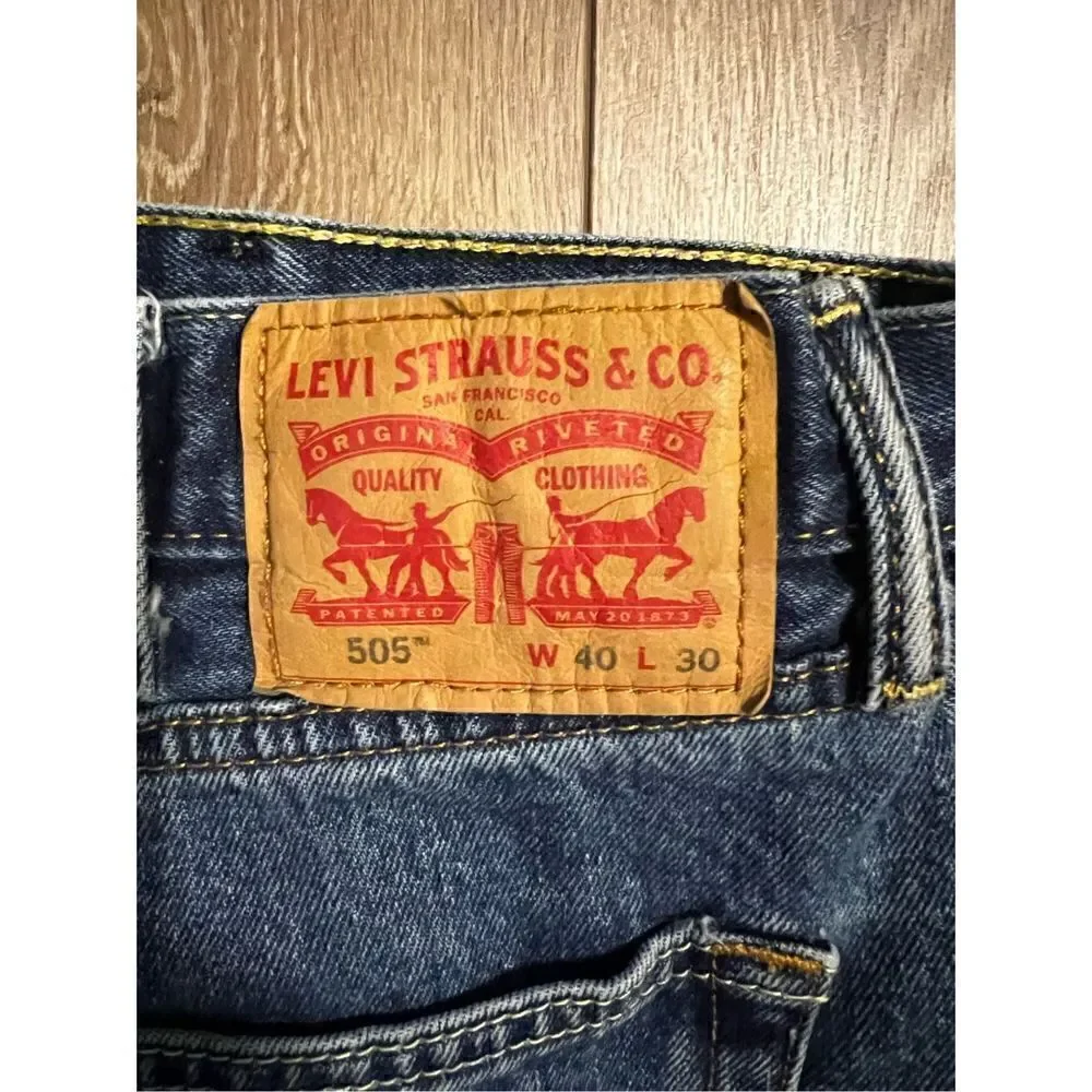 Levi’s 505 Men’s Size 40x30 Jeans Blue Denim Relaxed Fit Dark Wash Straight Leg